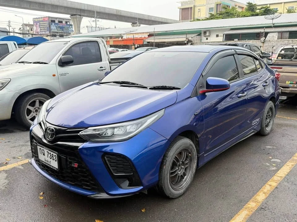 2017 Toyota Yaris ATIV III 2