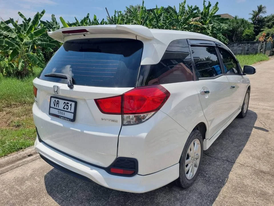 2016 Honda Mobilio II 2