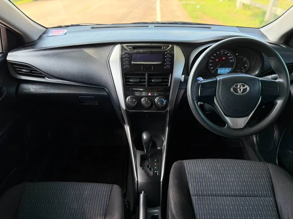 2017 Toyota Yaris ATIV III 3