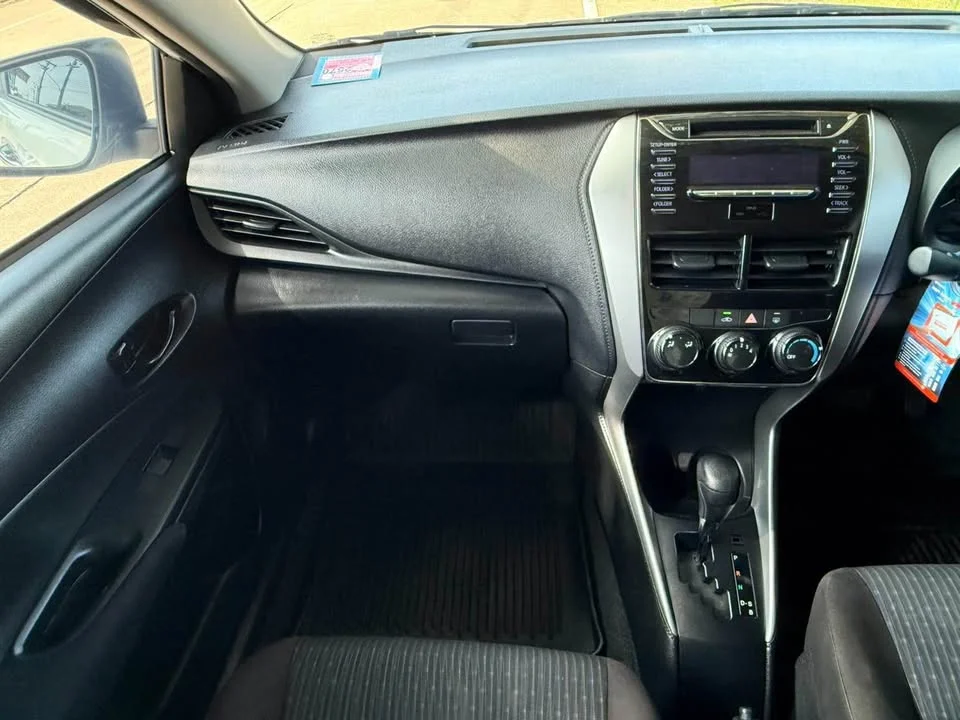 2017 Toyota Yaris ATIV III 2