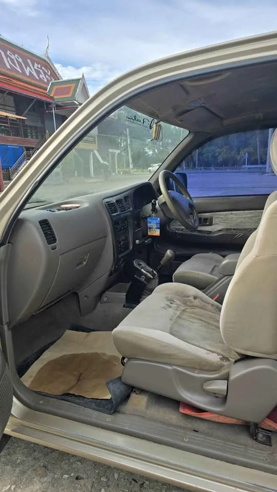 2003 Toyota Hilux Tiger VI 2