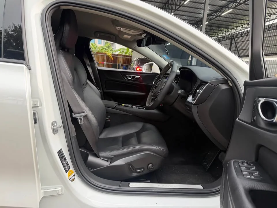 2023 Volvo V60 II 2