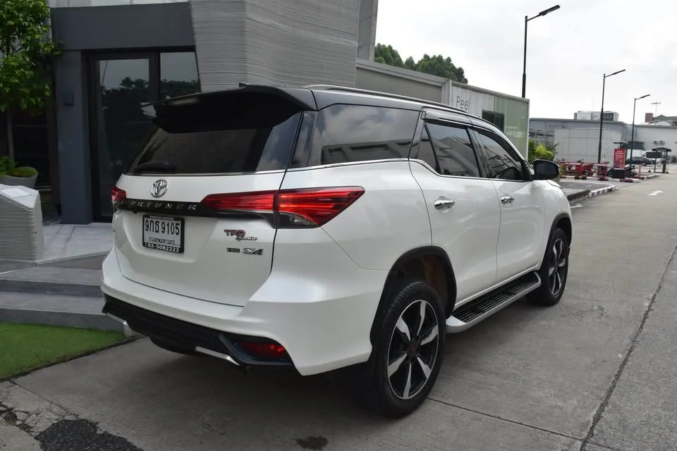 2020 Toyota Fortuner II 2