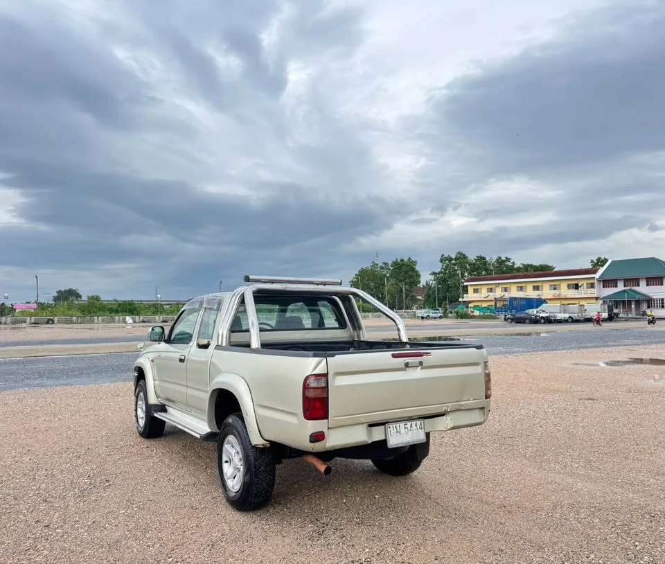 2002 Toyota Hilux Tiger VI 3