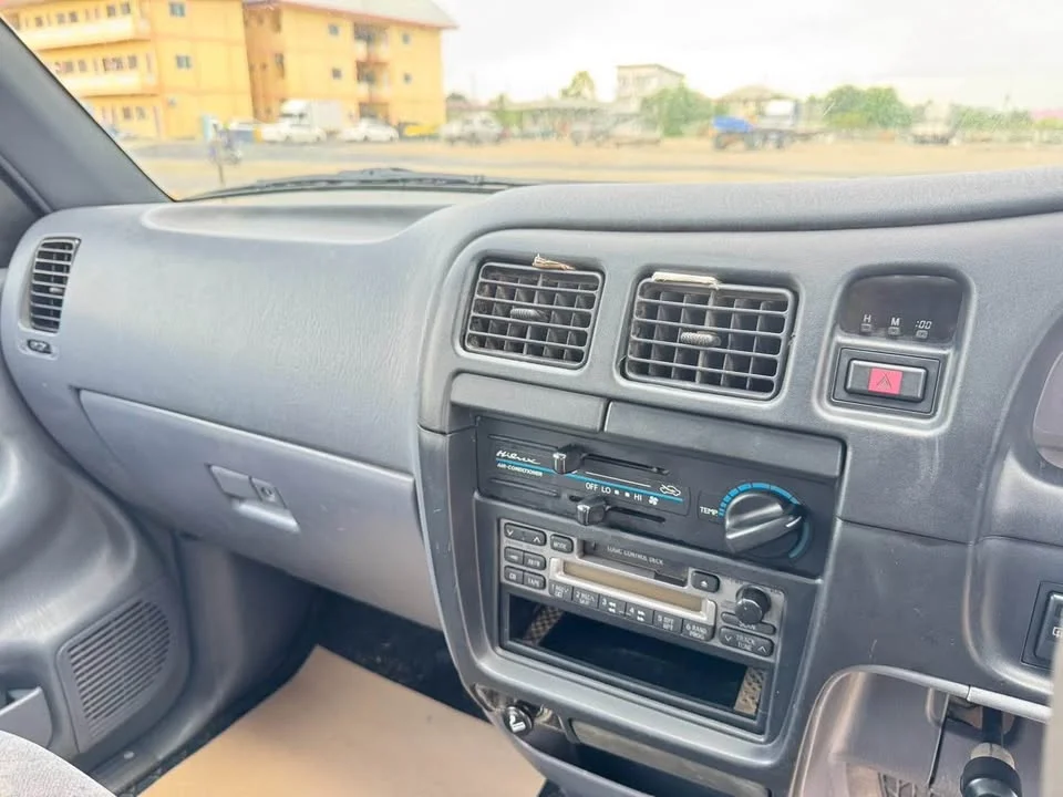 2002 Toyota Hilux Tiger VI 2