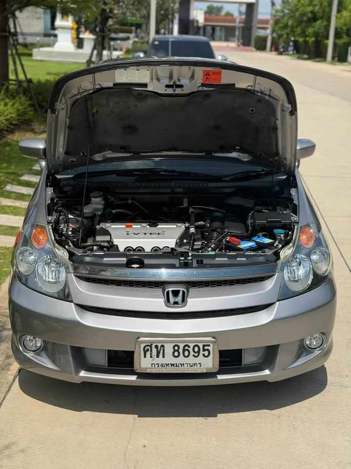 2005 Honda Stream I 3
