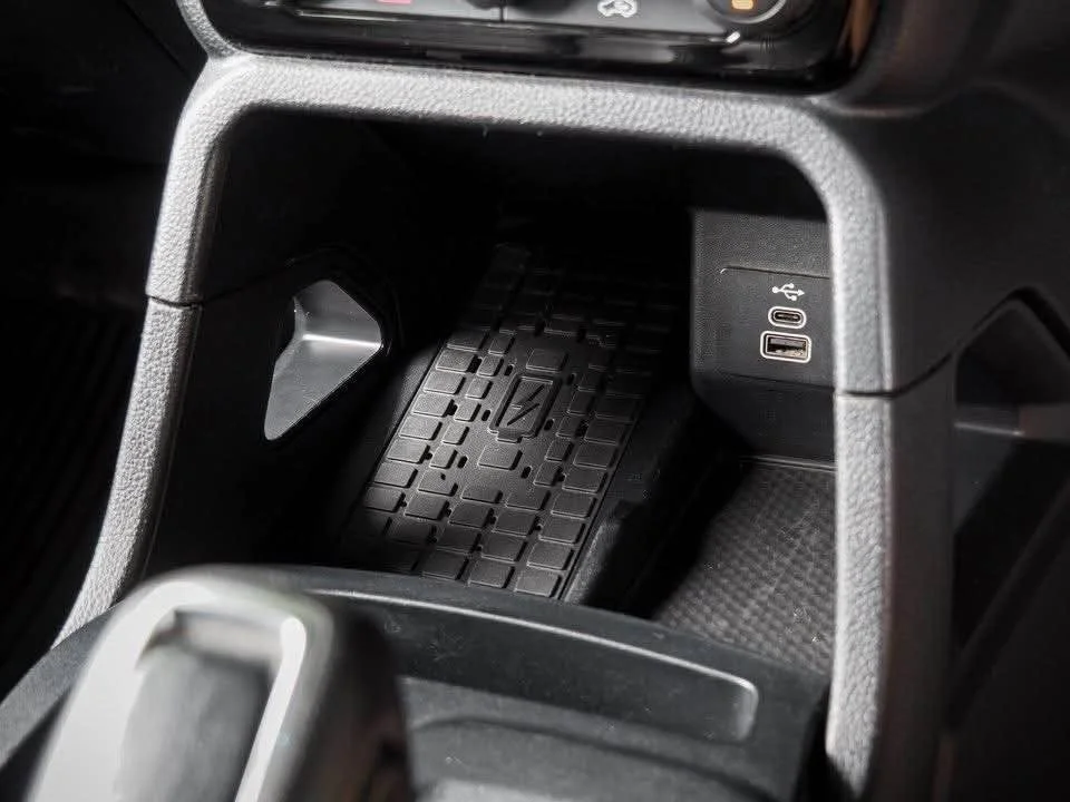 2023 Ford Everest III 2