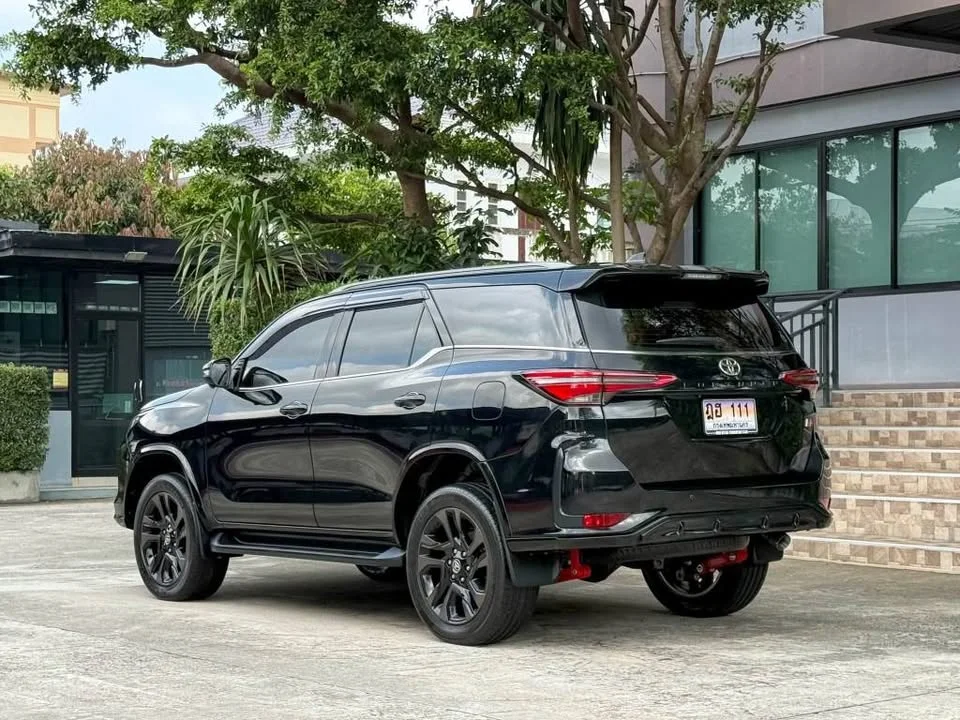 2023 Toyota Fortuner II 2
