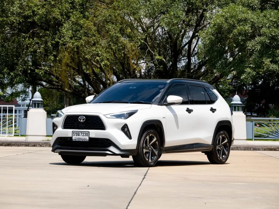 2024 Toyota Yaris Cross AC200 2