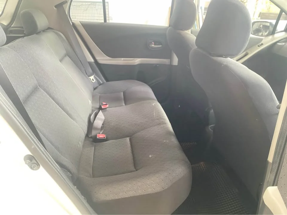 2010 Toyota Yaris II 2