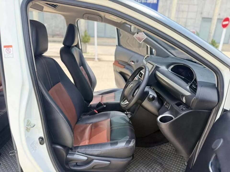 2018 Toyota Sienta II 2