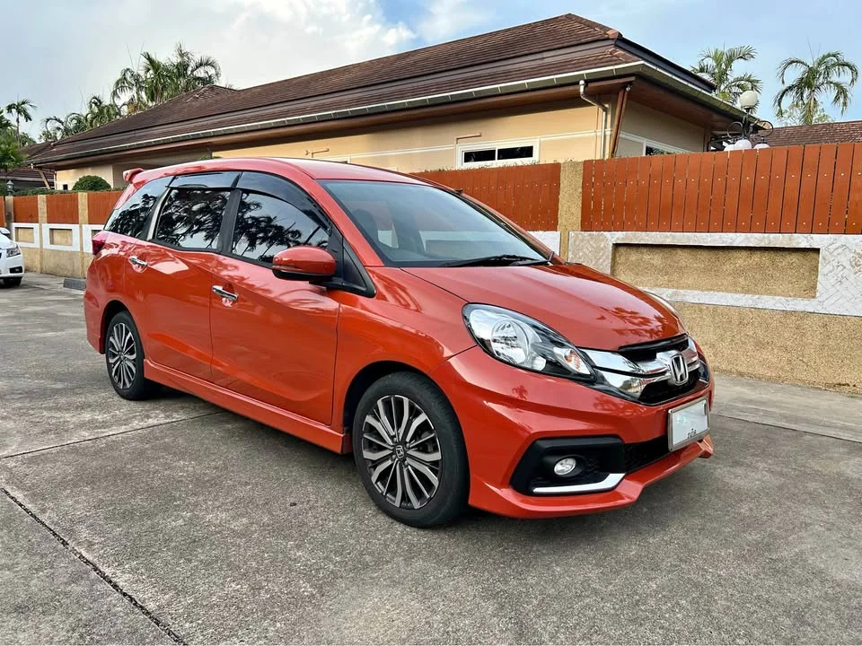 2015 Honda Mobilio II 2