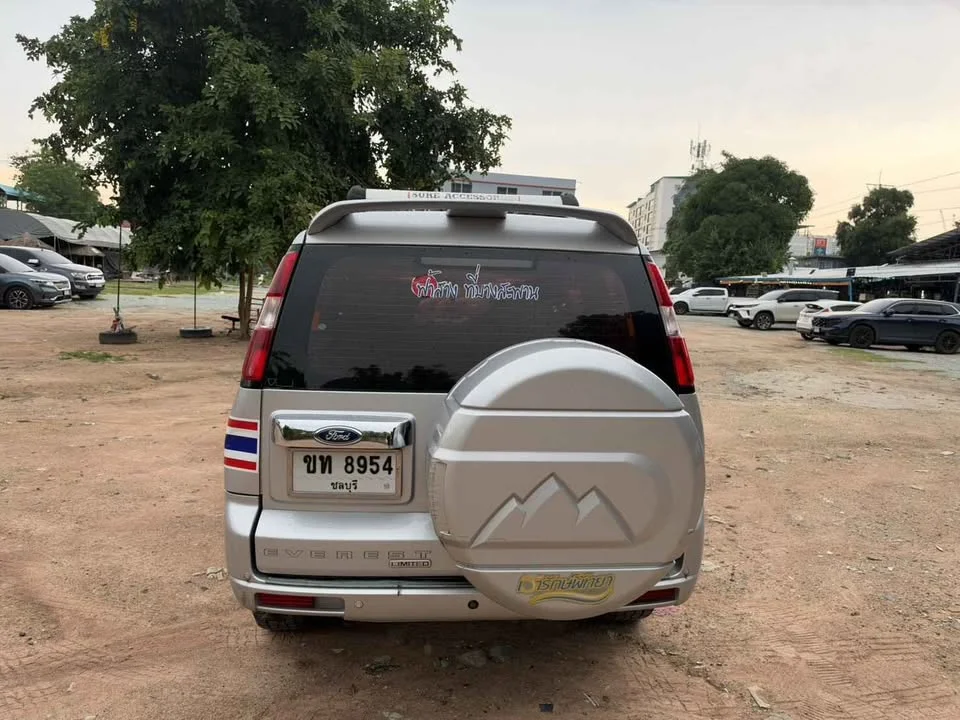 2012 Ford Everest I 3