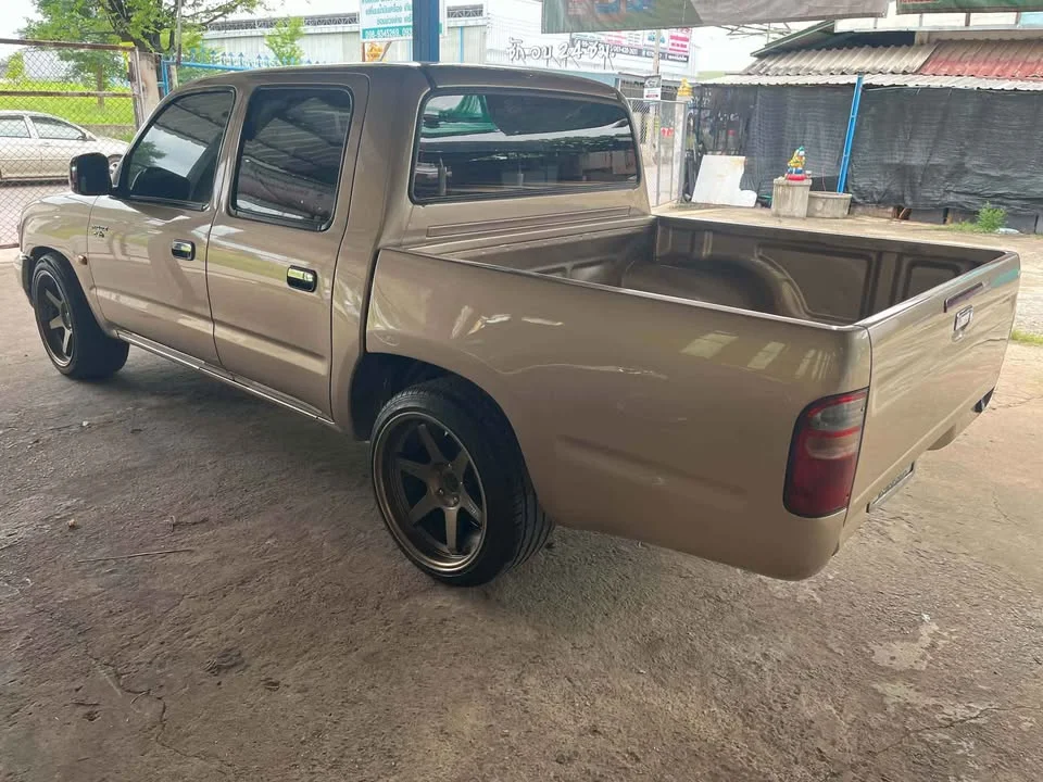 2003 Toyota Hilux Tiger VI 2