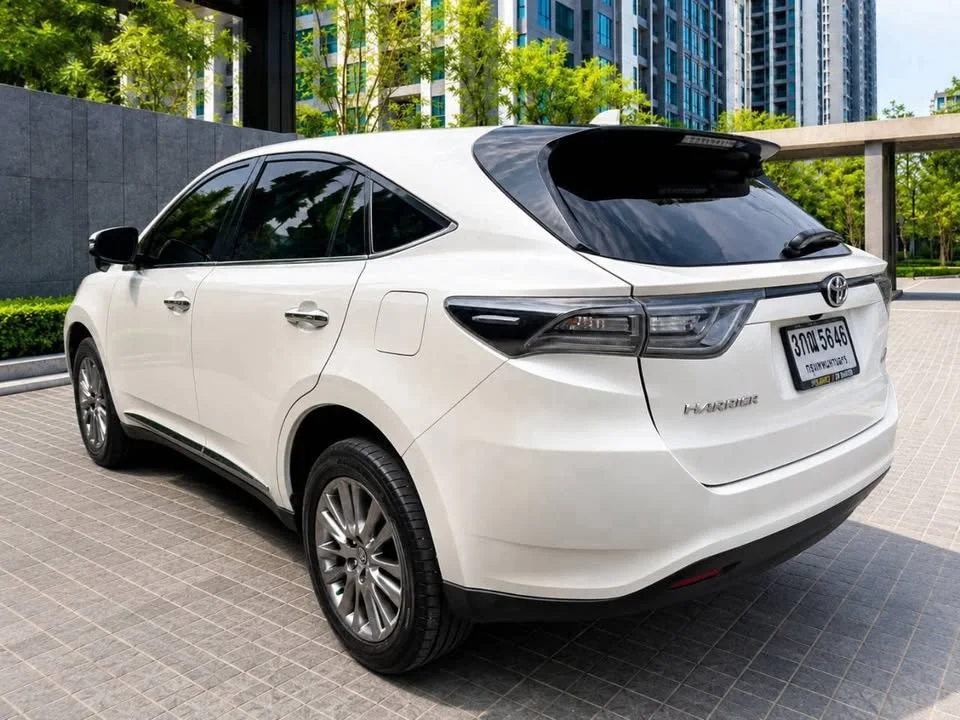 2014 Toyota Harrier III 2