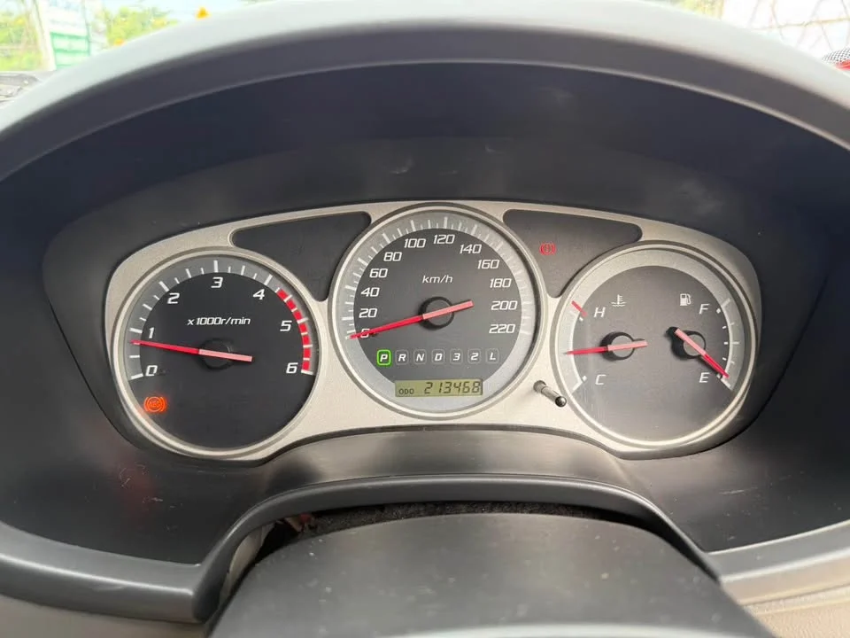 2006 Isuzu MU-7 3