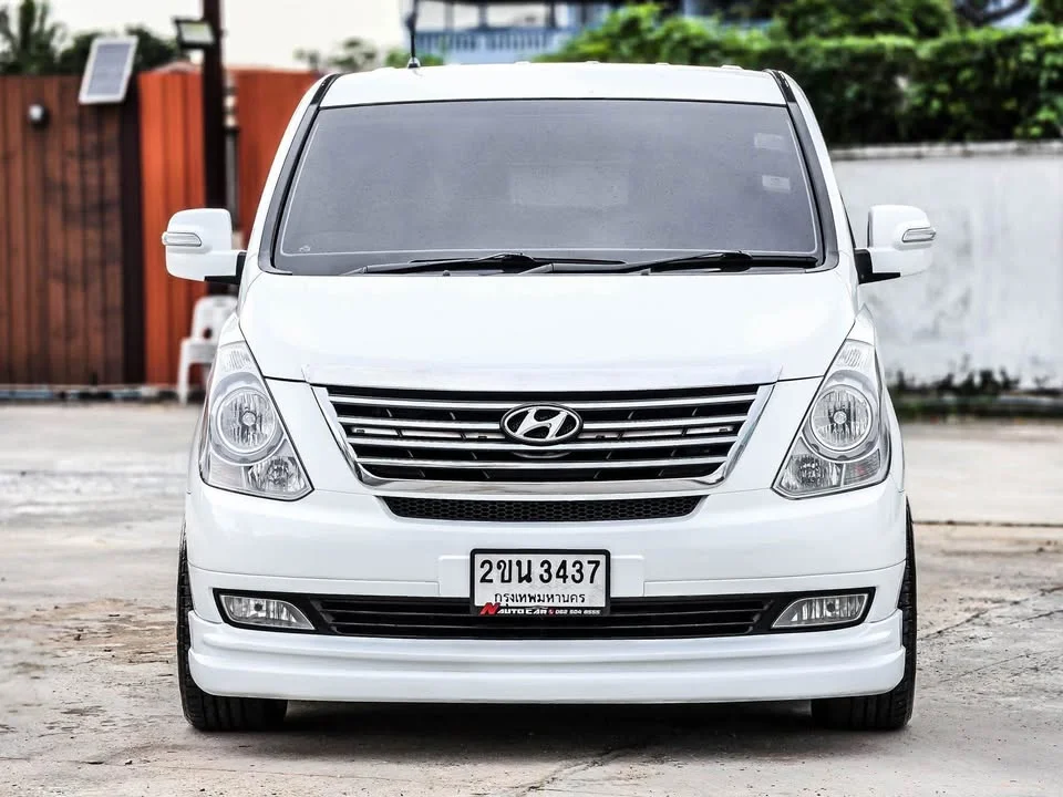 2012 Hyundai H-1 II 2