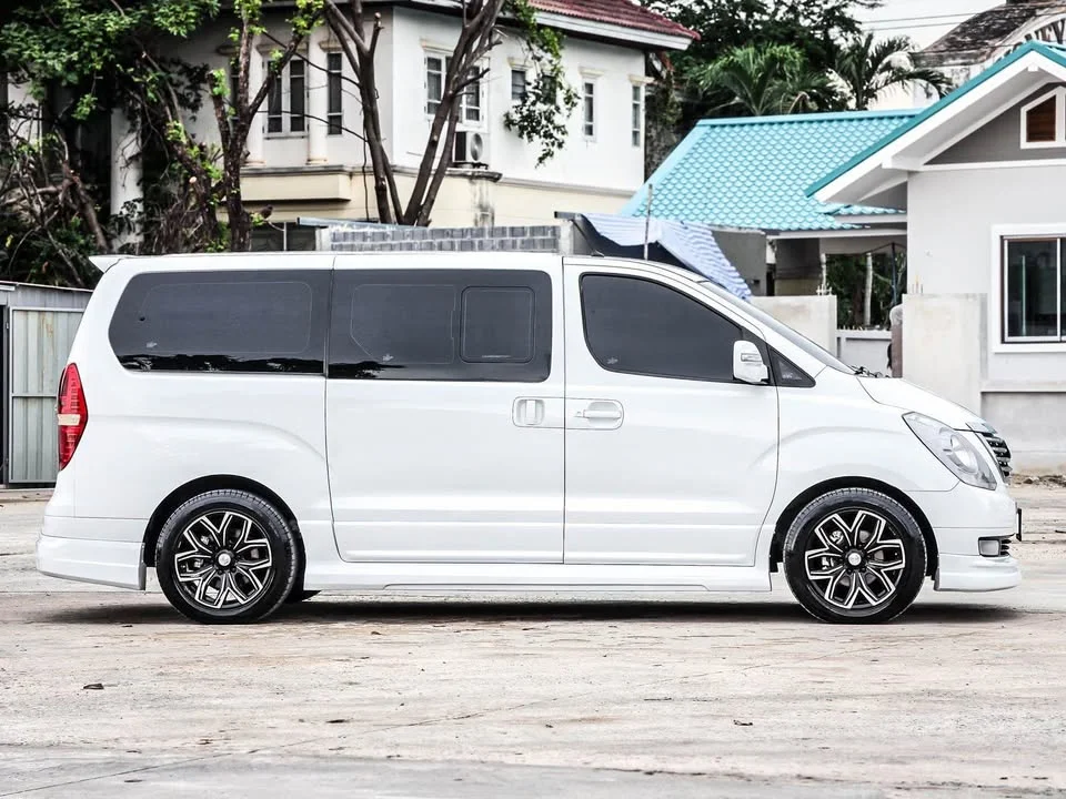 2012 Hyundai H-1 II 3