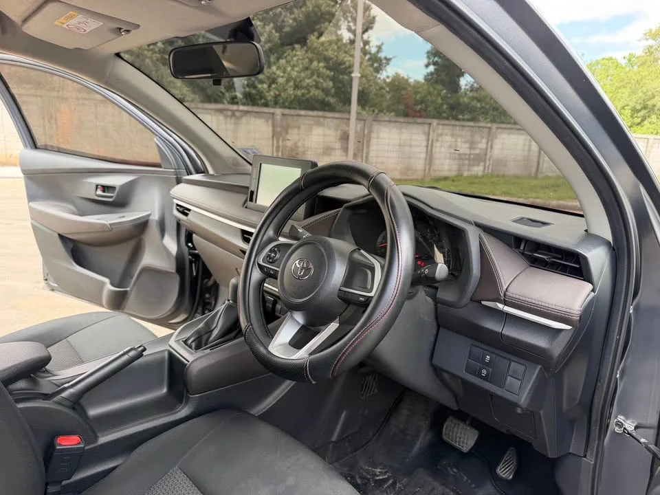 2025 Toyota Yaris ATIV IV 3