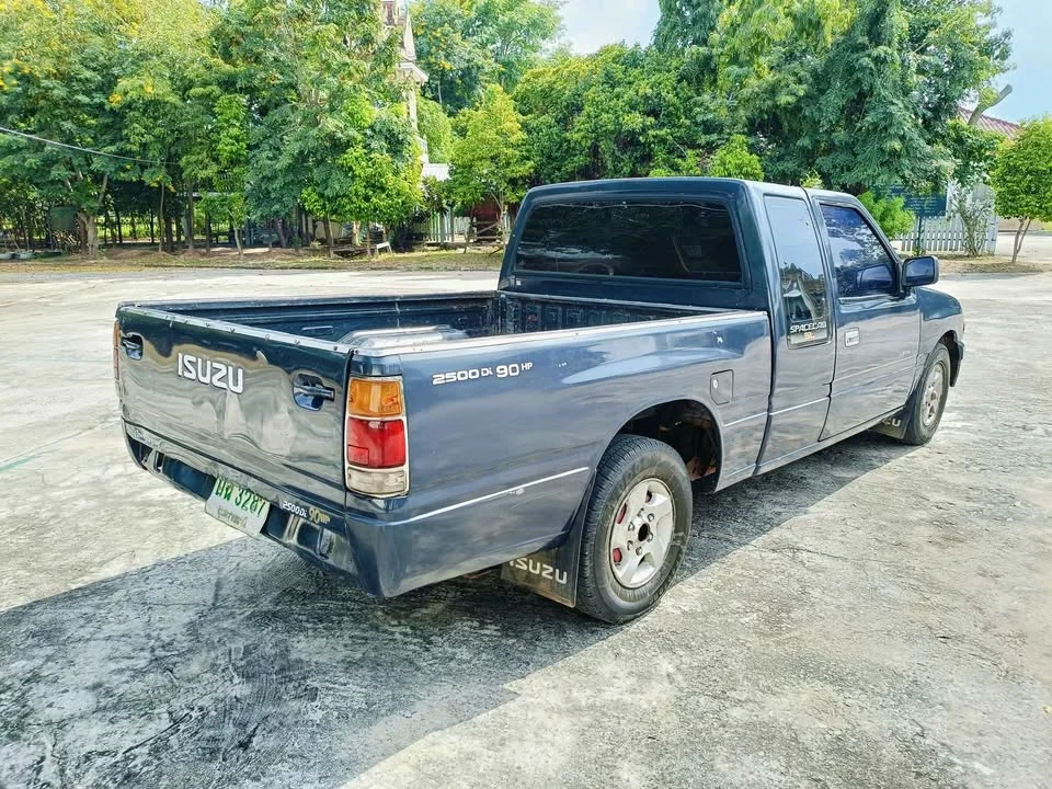1996 Isuzu TFR III 2