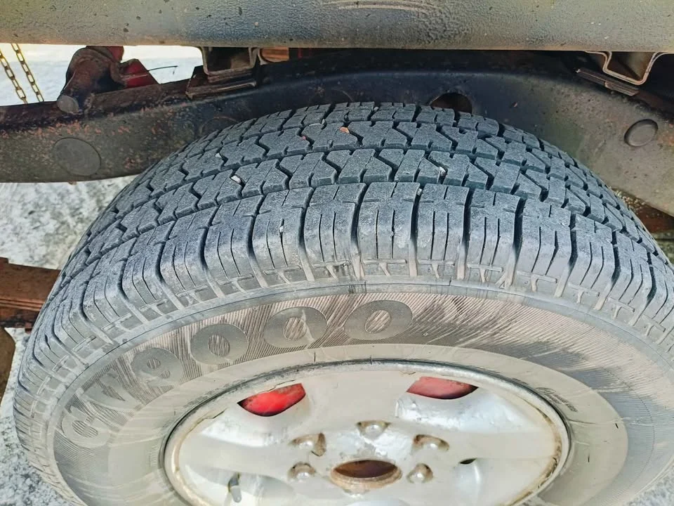 1996 Isuzu TFR III 3