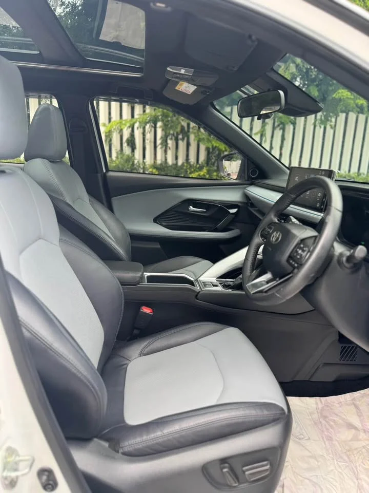 2024 Toyota Yaris Cross AC200 3