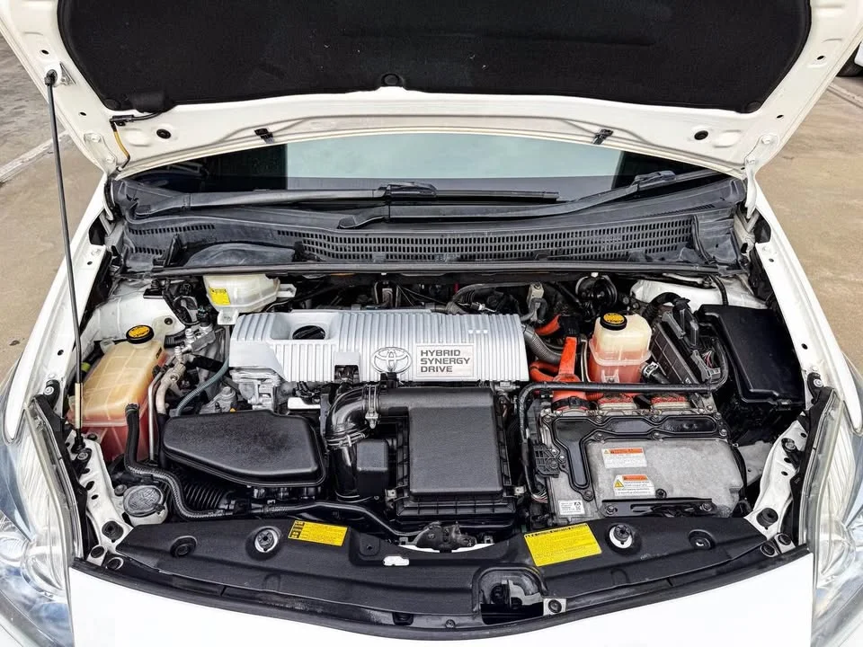 2011 Toyota Prius III 3
