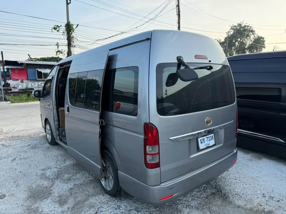 2009 Toyota Commuter V (H200) 2