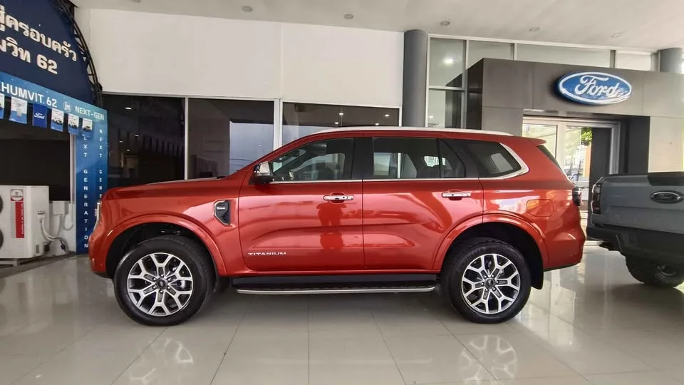2023 Ford Everest III 2