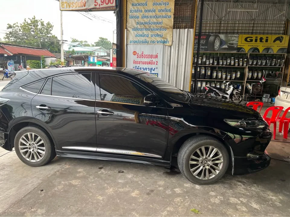 2014 Toyota Harrier III 3