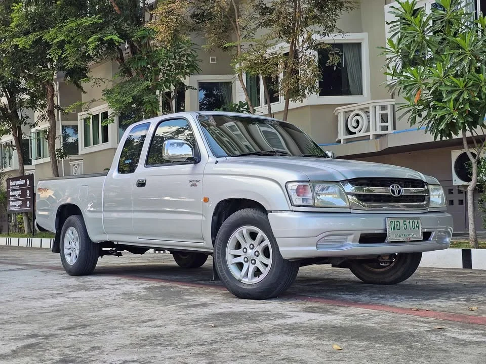 2003 Toyota Hilux Tiger VI 3