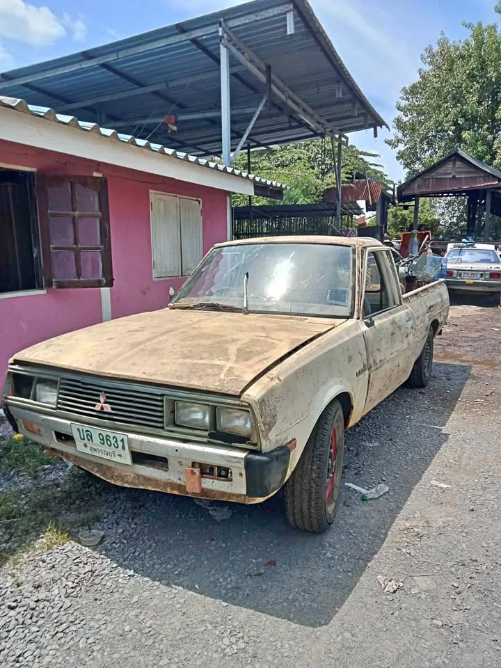 Mitsubishi Triton I  2