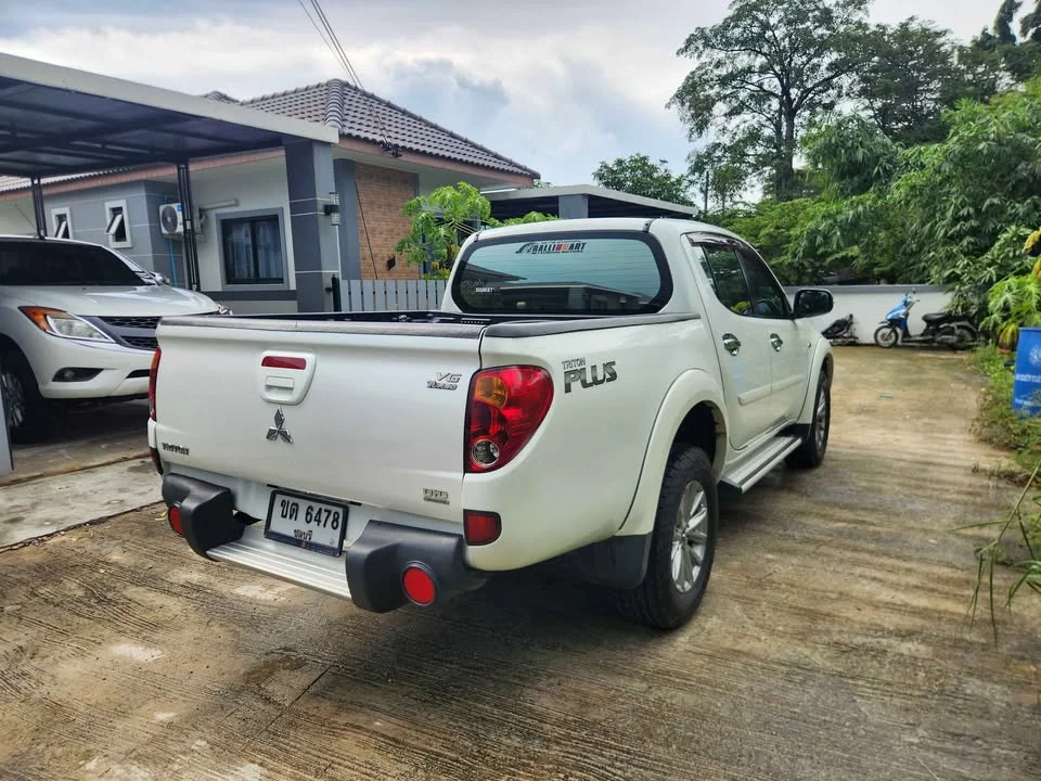 2013 Mitsubishi Triton IV 3