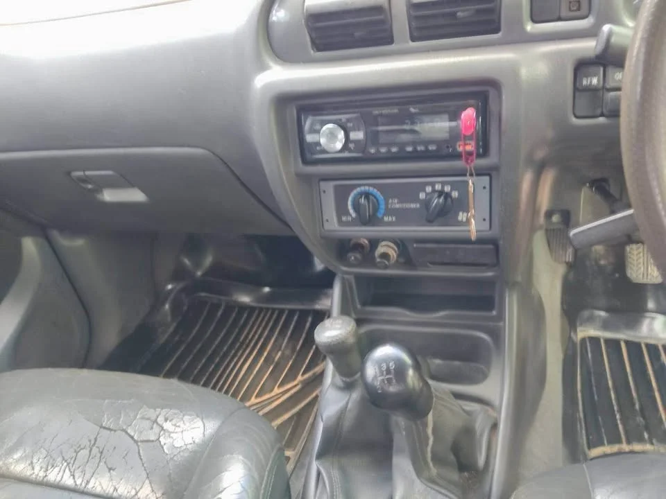 2003 Mazda 2500 Fighter V 3