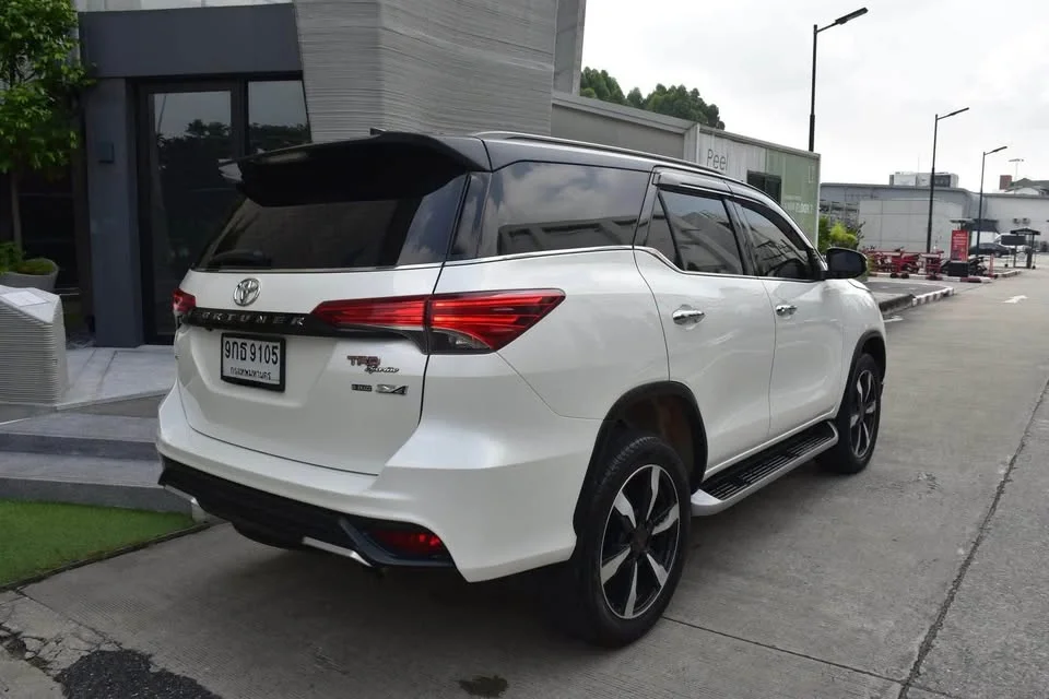 2020 Toyota Fortuner II 2