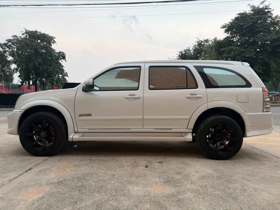 2007 Isuzu MU-7 3