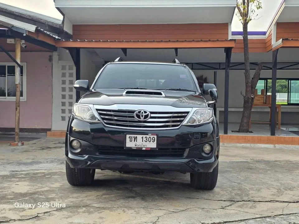 2013 Toyota Fortuner I 3