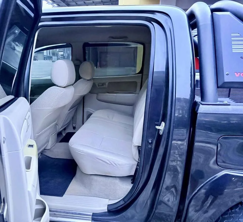 2005 Toyota Hilux VII 2