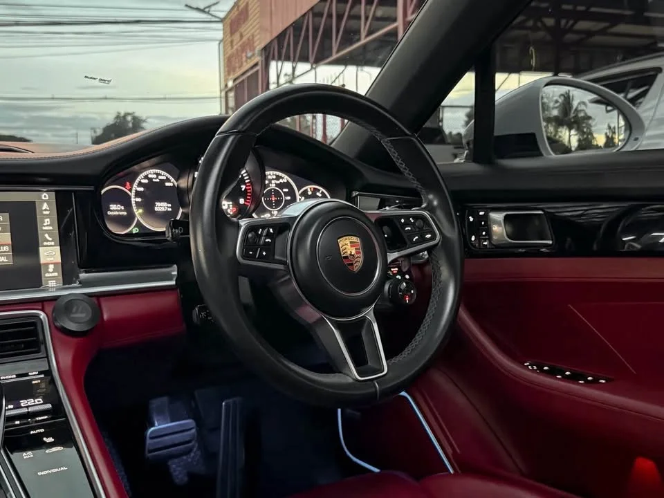 2018 Porsche Panamera II 3