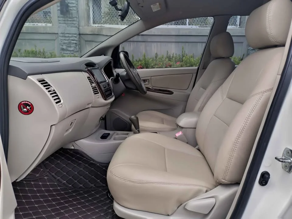 2013 Toyota Innova I 2