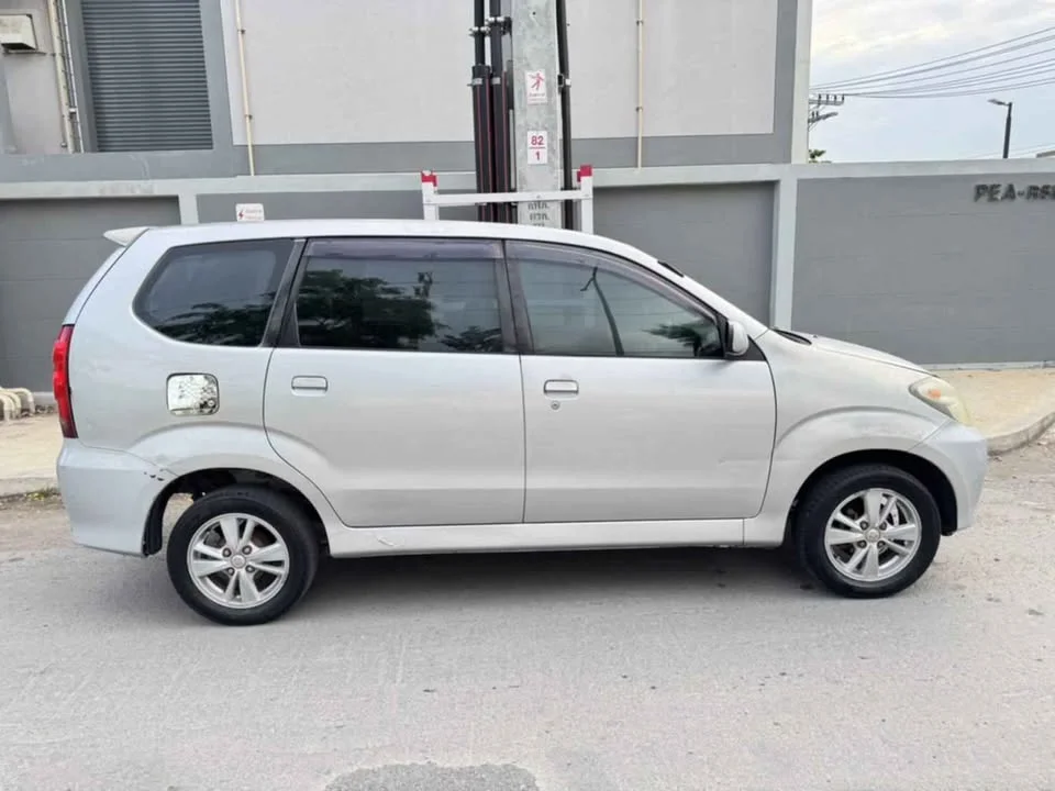 2003 Toyota Avanza I 3