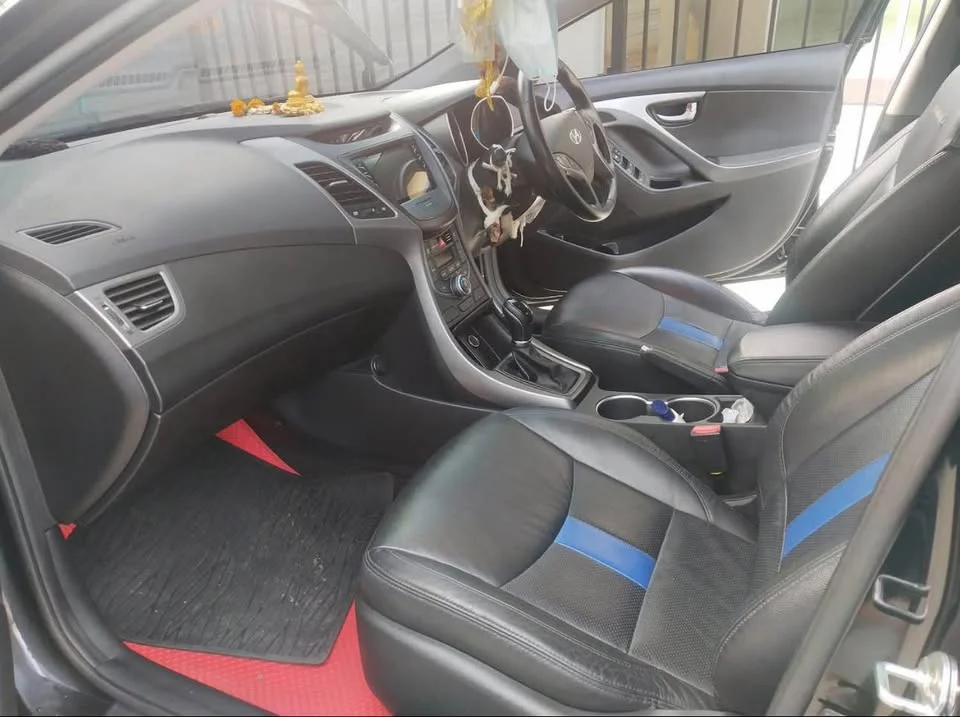 2016 Hyundai Elantra V 2
