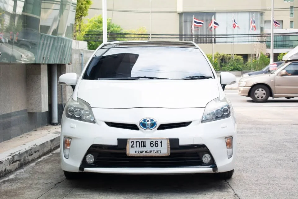 2012 Toyota Prius III 3