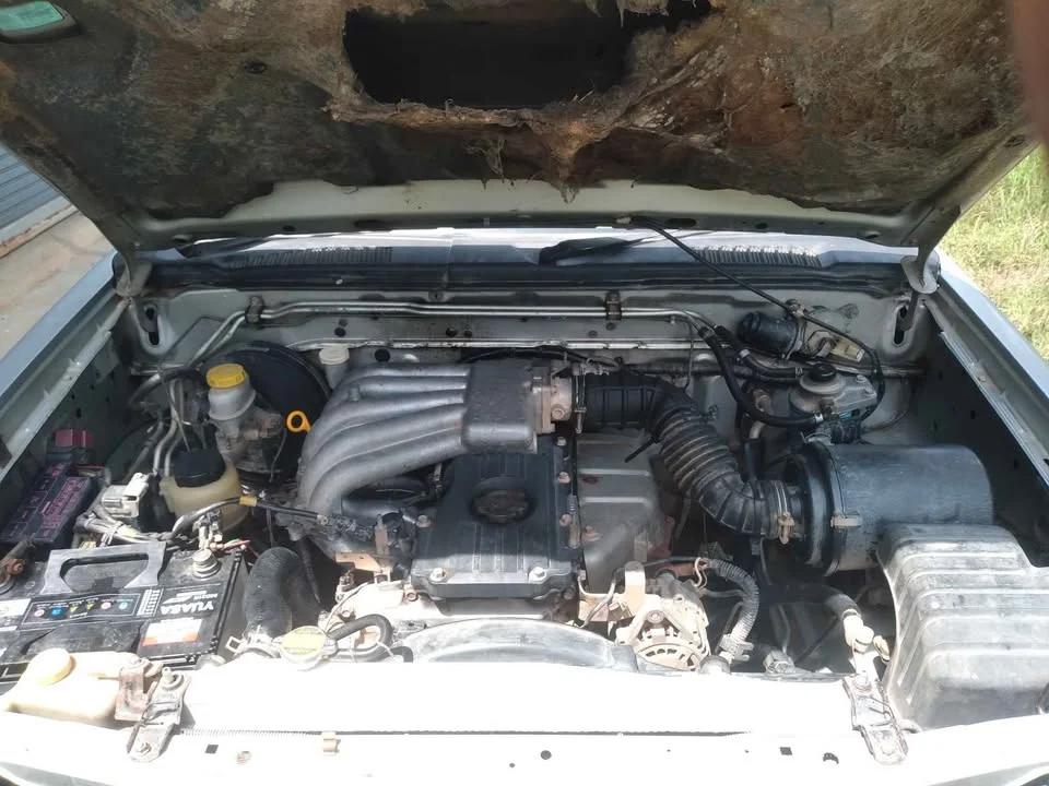 2002 Nissan Frontier I 3