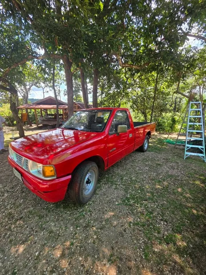 1999 Isuzu TFR III 2