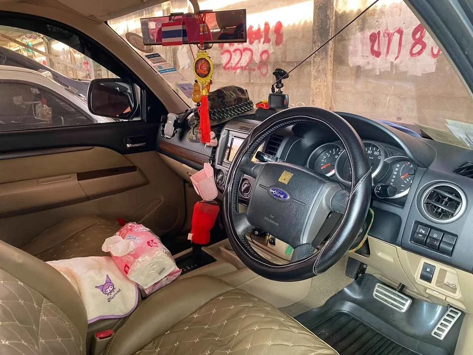 2012 Ford Everest I 2