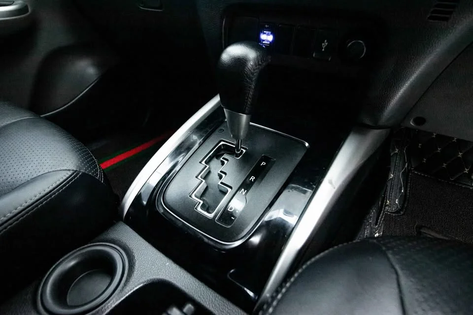 2016 Mitsubishi Triton V 3