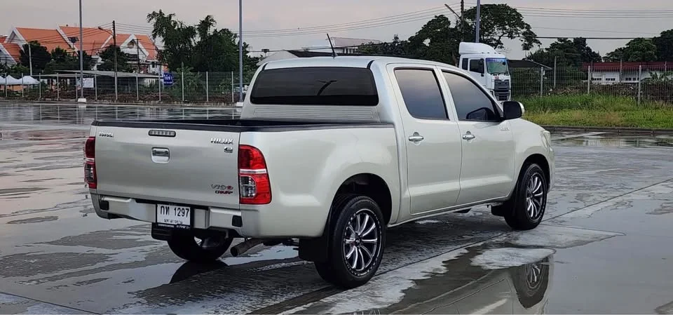 2013 Toyota Hilux VII 2