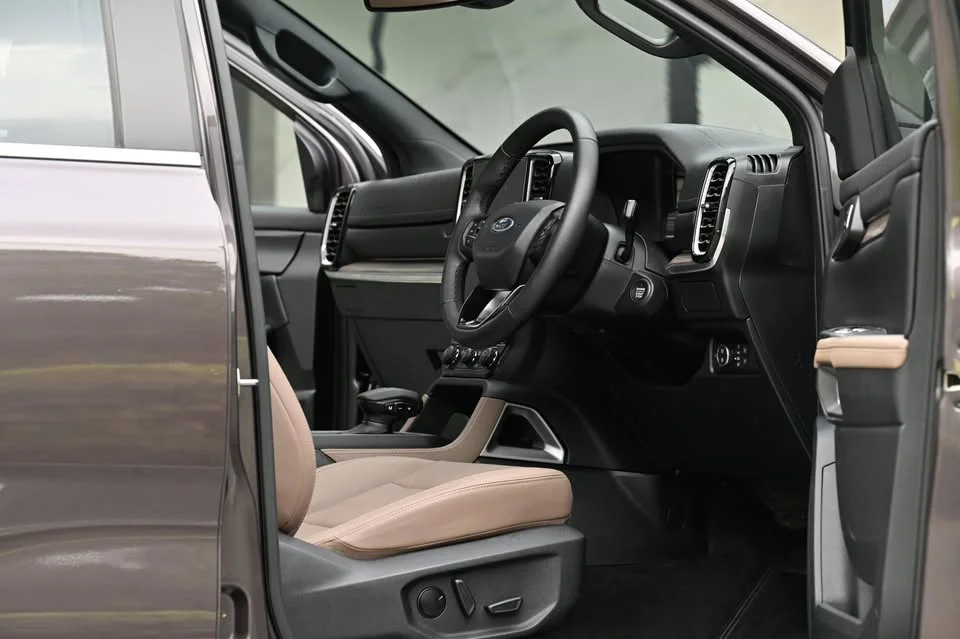 2023 Ford Everest III 2