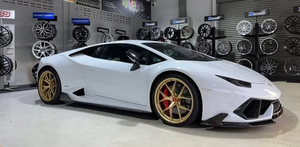 2016 Lamborghini Huracan 2